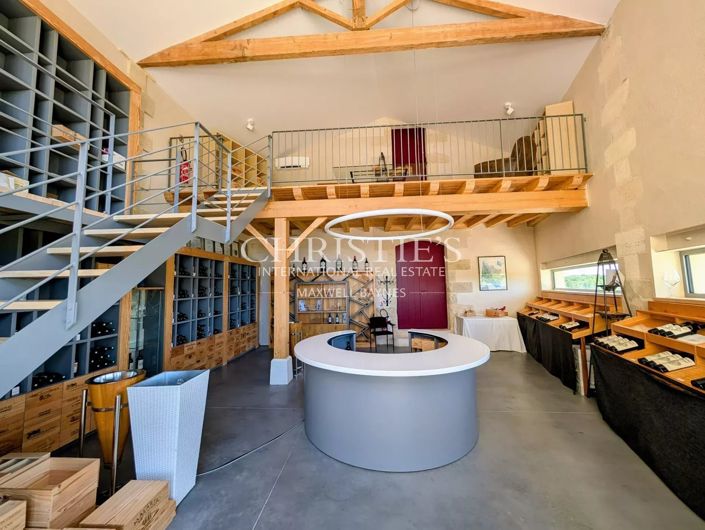 Image No.20-6 Bed Property for sale