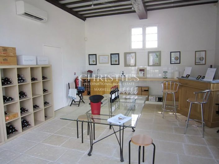 Image No.21-6 Bed Property for sale