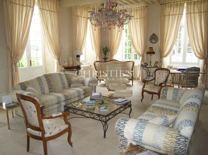 Image No.4-6 Bed Property for sale