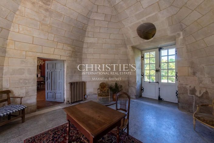 Image No.10-10 Bed Property for sale
