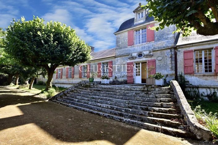 Image No.4-10 Bed Property for sale