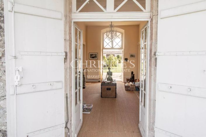 Image No.13-6 Bed Property for sale