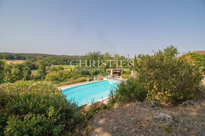 Image No.21-6 Bed Property for sale