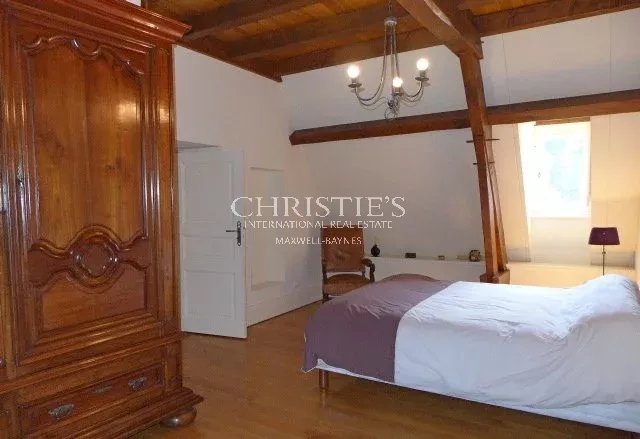 Image No.20-Propriété de 6 chambres à vendre