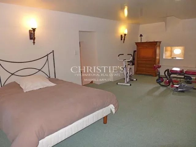 Image No.22-Propriété de 6 chambres à vendre