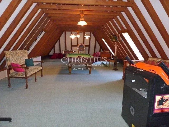 Image No.23-Propriété de 6 chambres à vendre