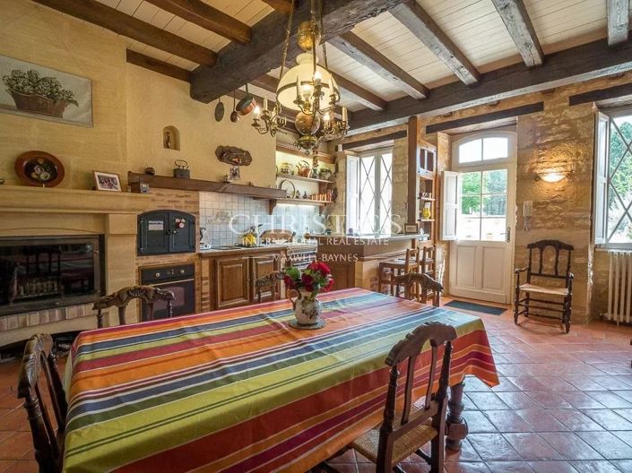 Image No.8-Propriété de 6 chambres à vendre