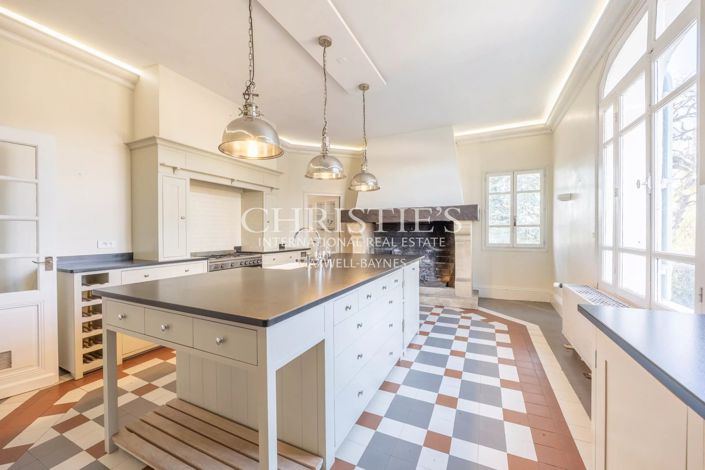 Image No.19-7 Bed House for sale