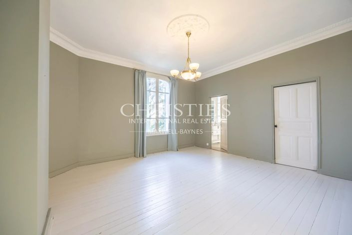Image No.22-7 Bed House for sale