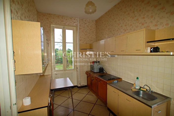 Image No.13-12 Bed Property for sale