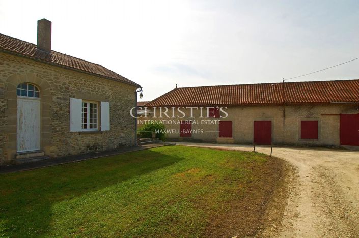 Image No.6-12 Bed Property for sale