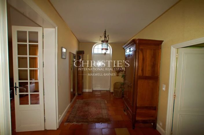 Image No.8-12 Bed Property for sale