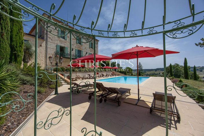 Image No.9-12 Bed Property for sale