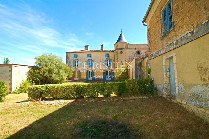 Image No.11-14 Bed Property for sale