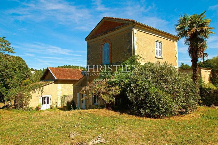 Image No.4-14 Bed Property for sale