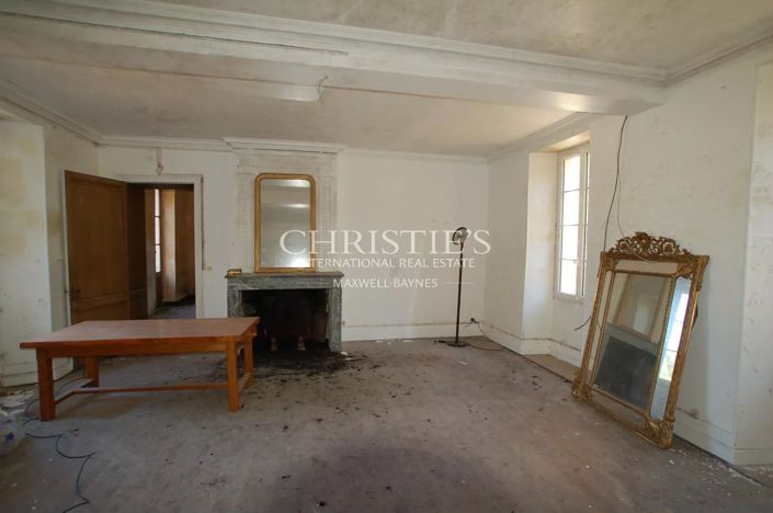 Image No.5-14 Bed Property for sale