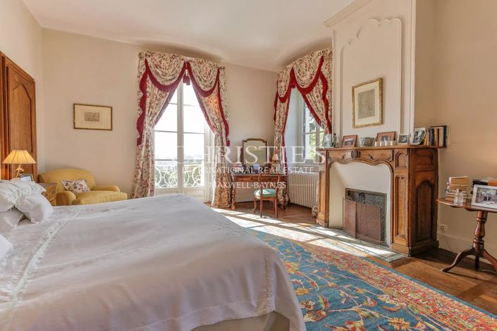 Image No.9-Propriété de 13 chambres à vendre à Aignan