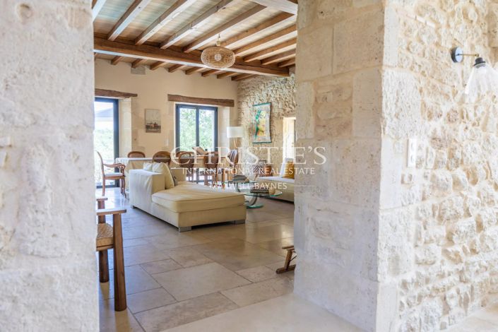 Image No.7-5 Bed House for sale