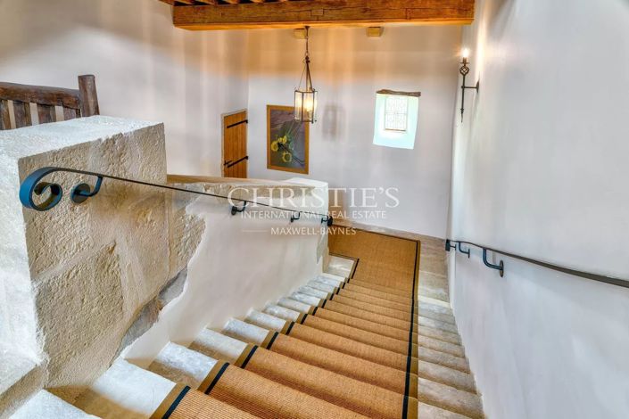 Image No.14-10 Bed Property for sale