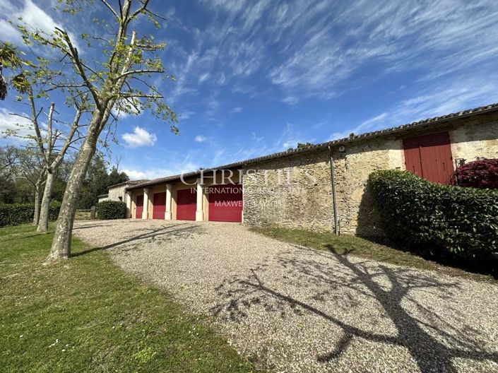 Image No.19-10 Bed Property for sale