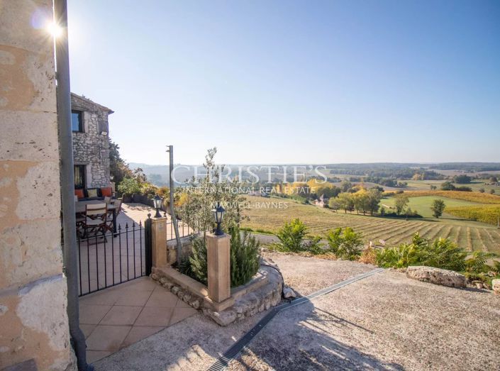 Image No.17-3 Bed House for sale