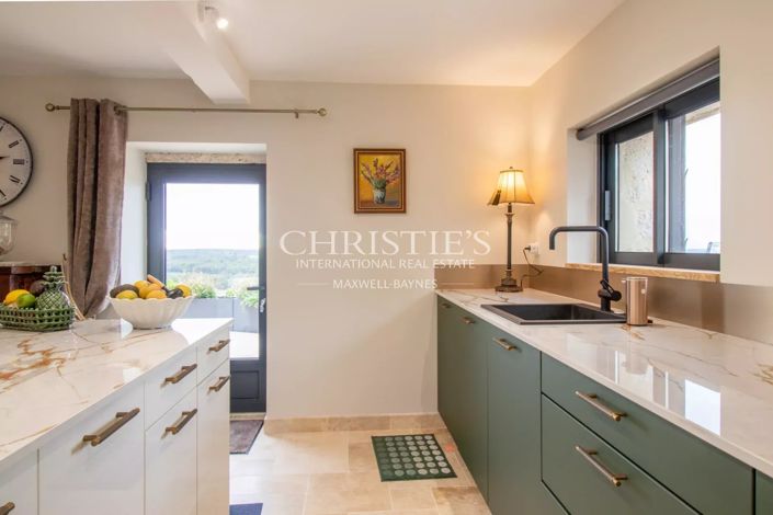 Image No.7-3 Bed House for sale