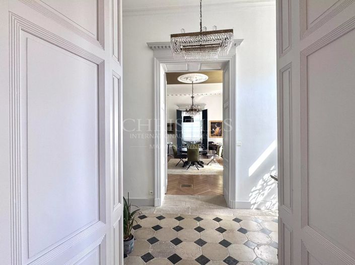 Image No.3-10 Bed Property for sale