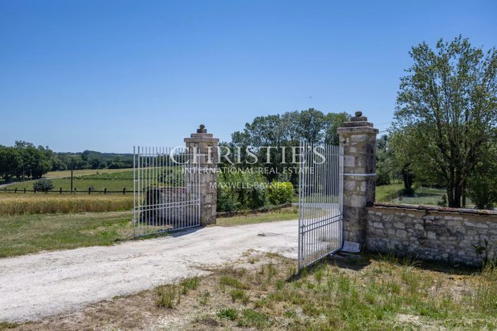 Image No.16-10 Bed House for sale
