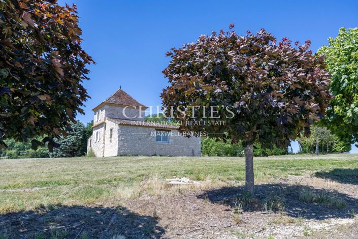 Image No.17-10 Bed House for sale