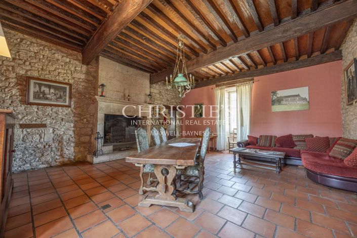 Image No.22-10 Bed House for sale