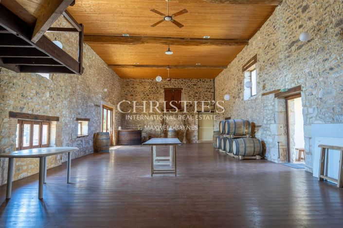 Image No.30-10 Bed House for sale