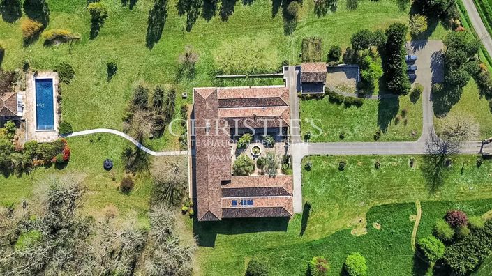 Image No.27-10 Bed Property for sale