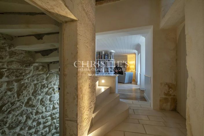 Image No.17-10 Bed House for sale