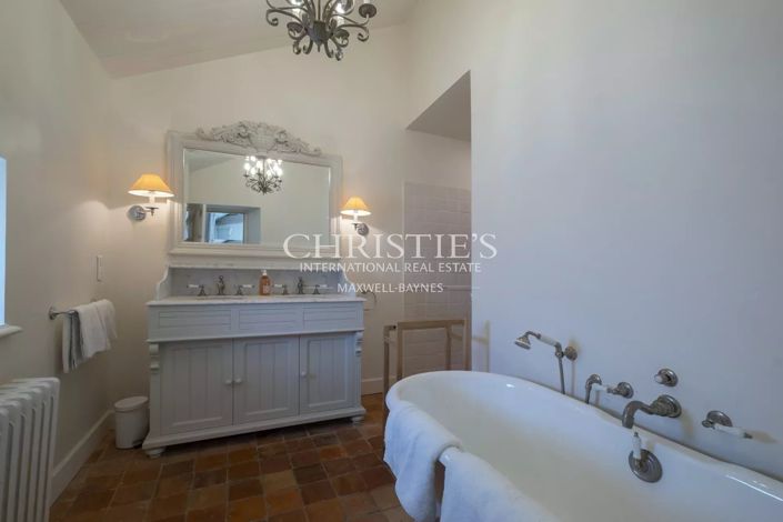 Image No.21-10 Bed House for sale