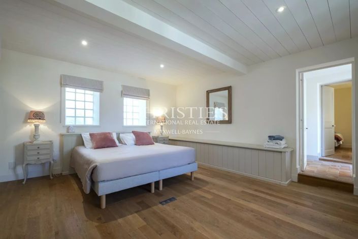 Image No.27-10 Bed House for sale