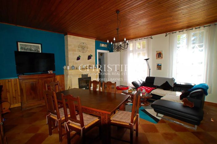 Image No.5-6 Bed Property for sale