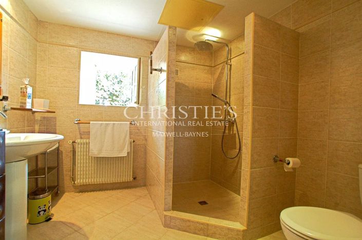 Image No.10-4 Bed House for sale