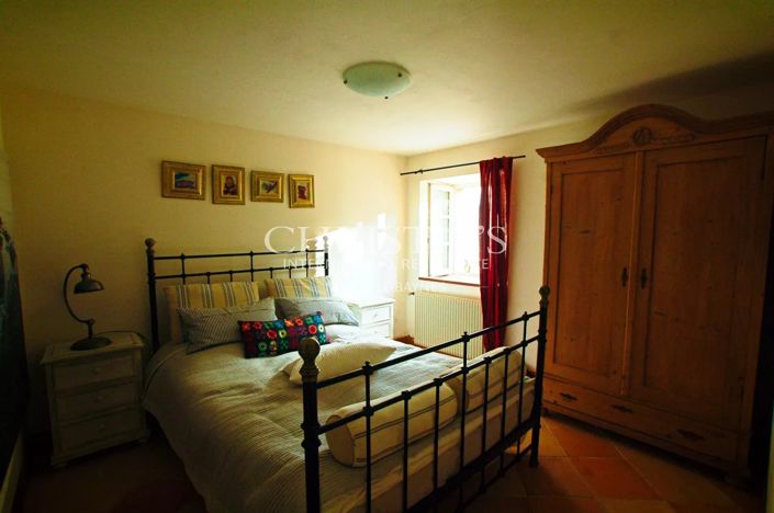 Image No.8-4 Bed House for sale