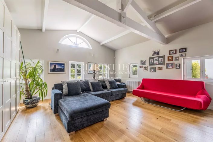 Image No.10-5 Bed House for sale