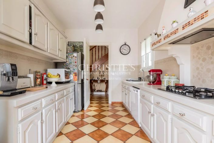 Image No.13-6 Bed House for sale