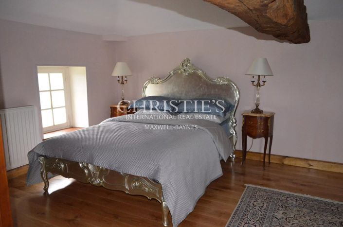 Image No.30-8 Bed Property for sale