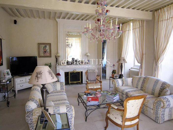 Image No.5-6 Bed Property for sale