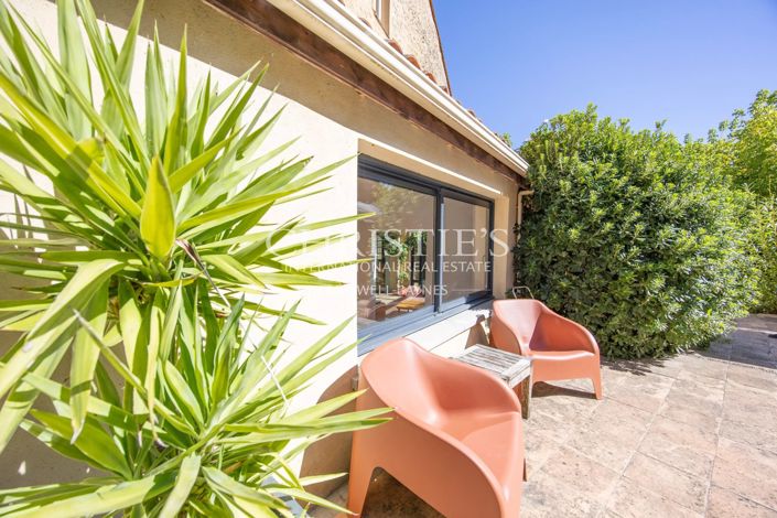 Image No.3-4 Bed House for sale