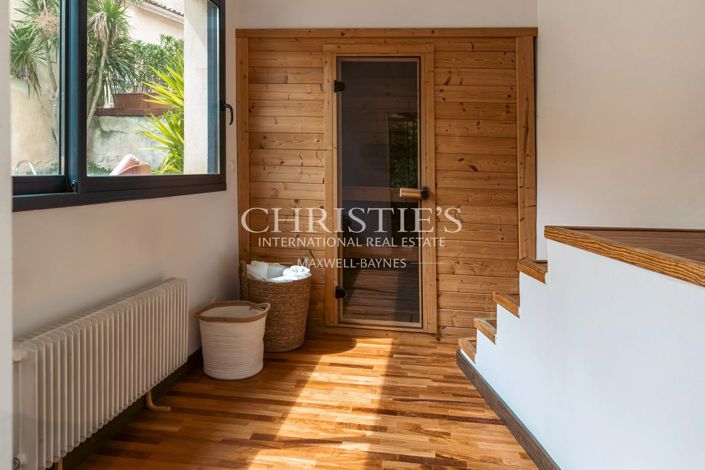Image No.7-4 Bed House for sale