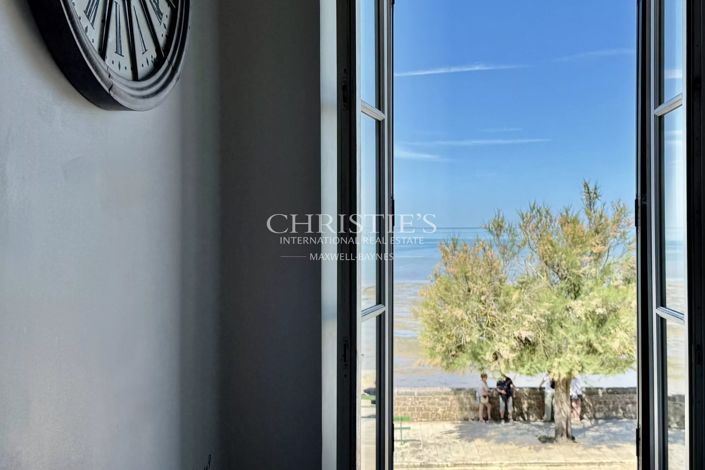 Image No.25-House for sale