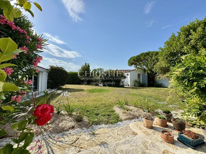 Image No.10-5 Bed House for sale