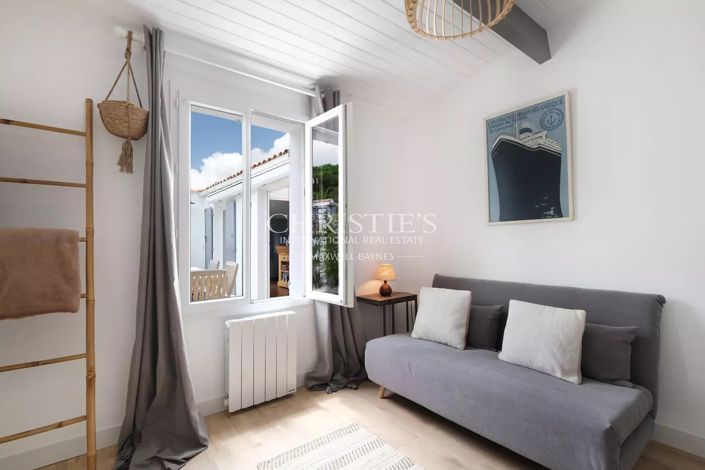 Image No.19-5 Bed House for sale