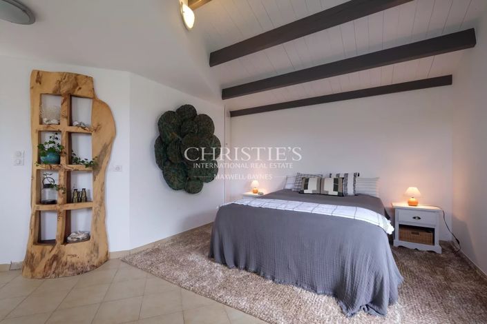Image No.25-5 Bed House for sale