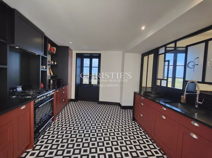 Image No.12-5 Bed House for sale