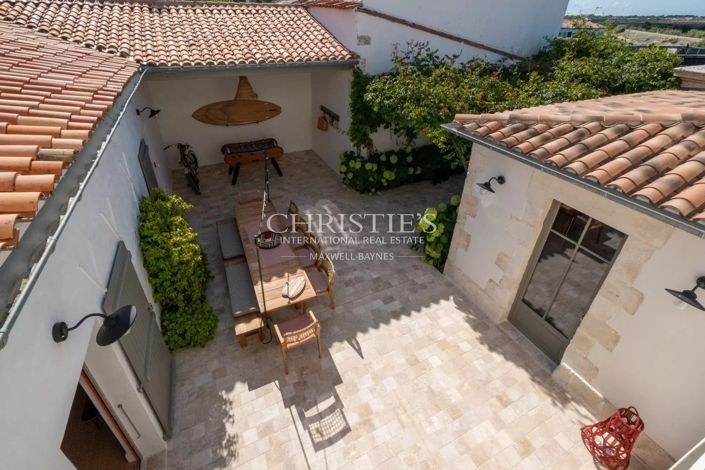 Image No.18-5 Bed House for sale